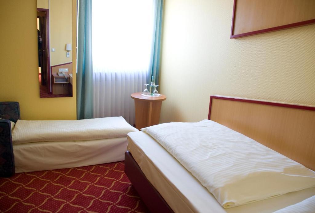 Montana Hotel Oberasbach Zimmer foto